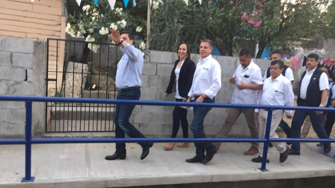 Entrega Gobernador en la Revolución Verde un dren pluvial