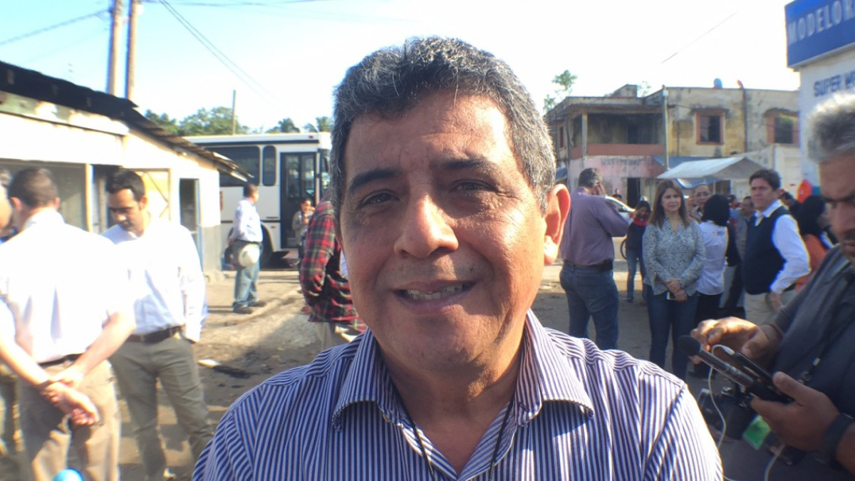 Se quejan empresarios de basura y aguas negras en Isleta Perez