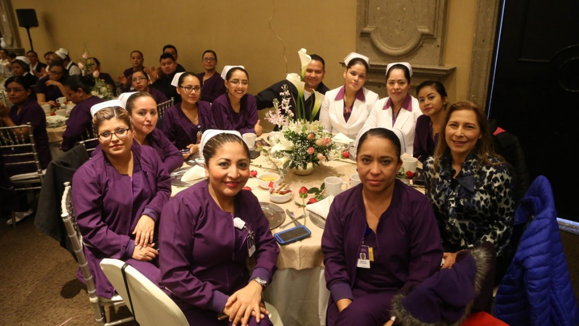 Dedica Maki Ortiz festejo a enfermeras en su día