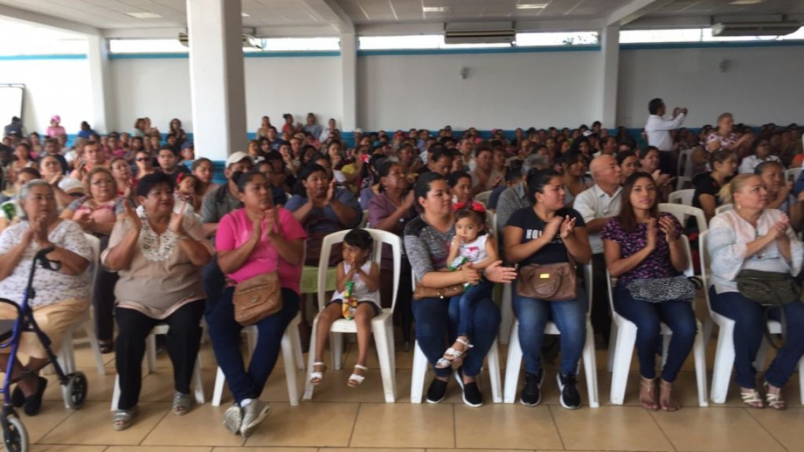 Gobierno entrega material en zona sur para construcción