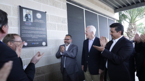 Senador texano asegura que Cabeza de Vaca es un aliado 