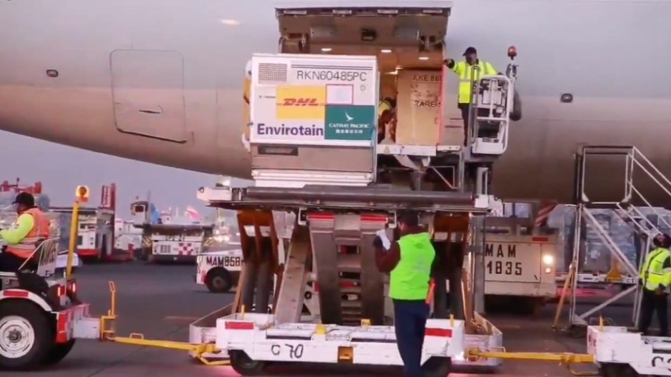 Llegan a México tres millones de vacunas de CanSino 