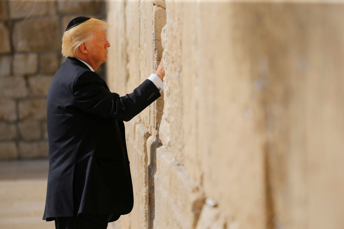 Trump visita el Muro de las Lamentaciones 