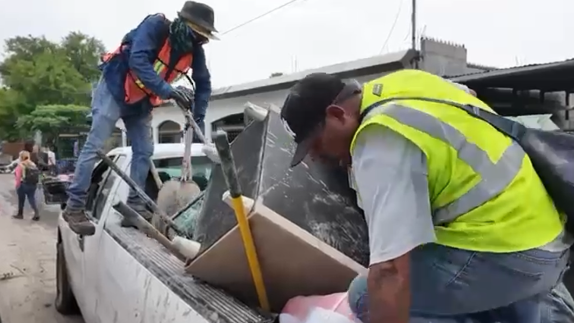 Personal de Servicios Públicos Primarios Reynosa continúan con los trabajos de limpieza en las colonias afectadas 