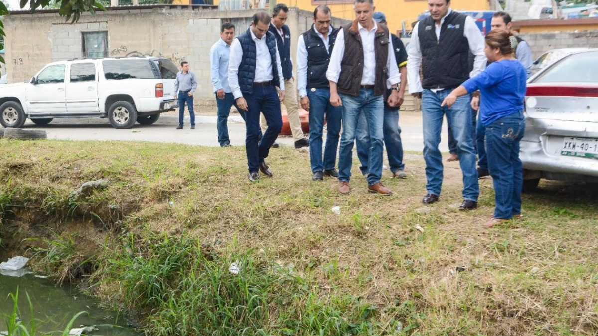 Supervisa Chucho Nader avances en obras de reposición de pavimento