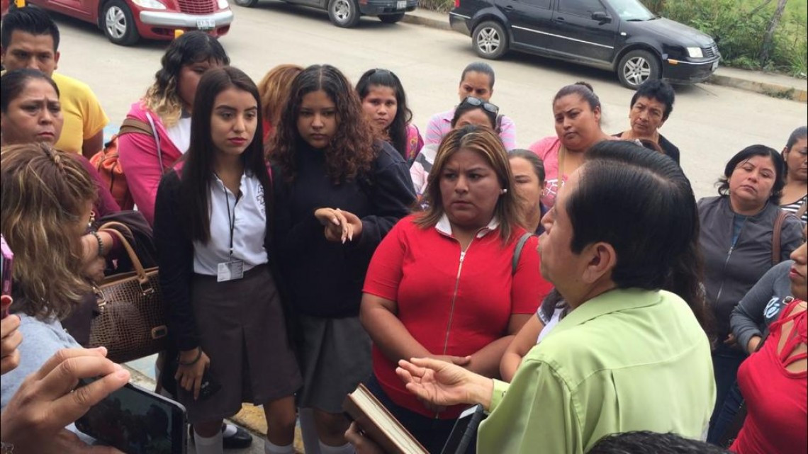 Atienden autoridades educativas inquietudes de padres de familia