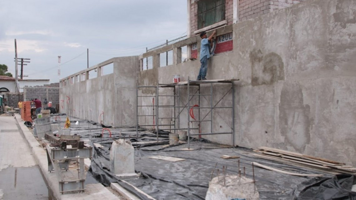 Alcalde presente el avance de obras y entrega de estanquillos especiales