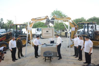 Coloca Américo Villarreal primera piedra de la Ciudad Judicial en Victoria