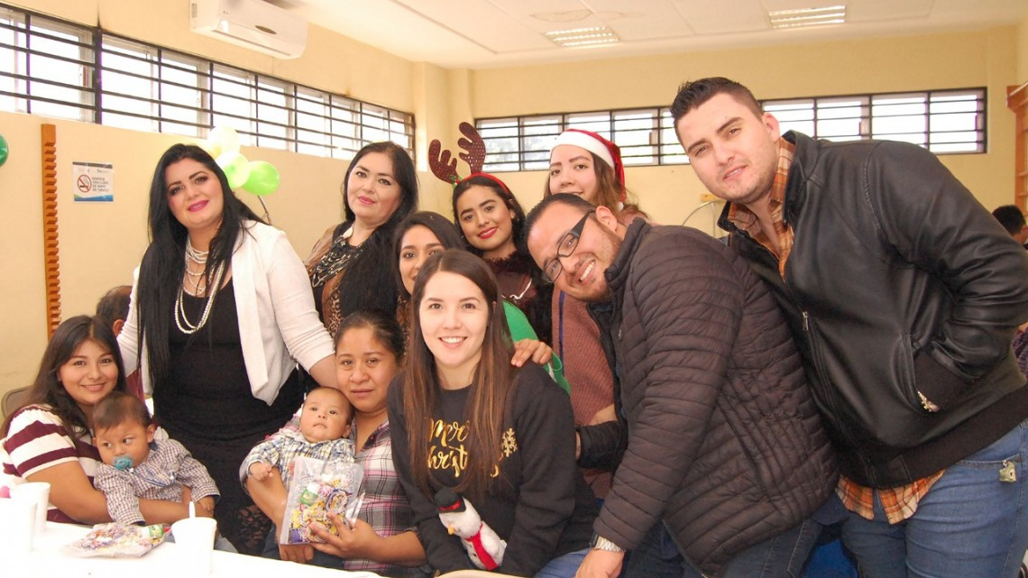 Convive Presidenta Del DIF con pacientes de la UBR