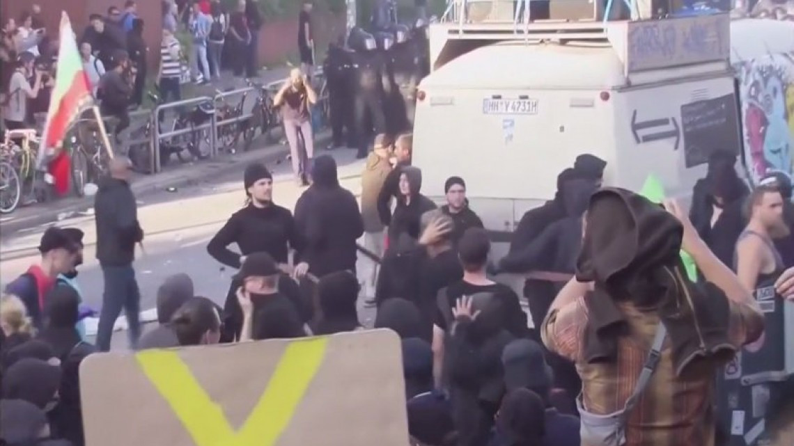 Miles de personas protestan previo a la cumbre del G-20 en Hamburgo