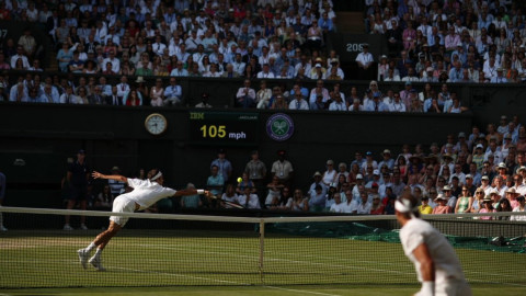 Federer derrota a Nadal y avanza a la final de Wimbledon