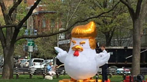 "Pollo inflable gigante" aparece en la Casa Blanca