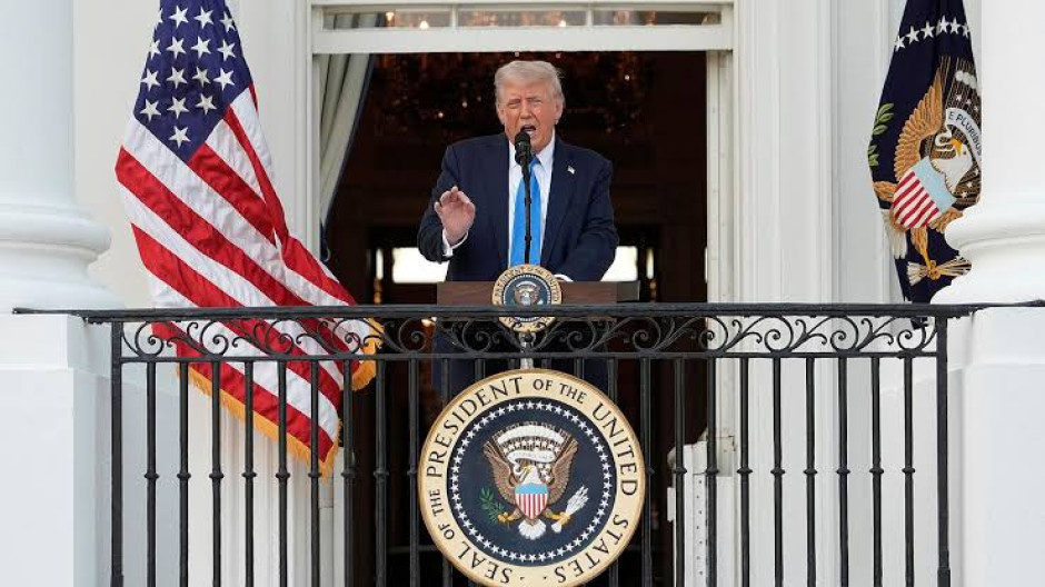 Prohíbe Donald Trump la entrada a EU a ciudadanos de 12 países