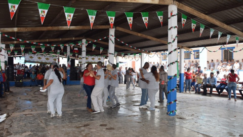 Festejan en Cedes Independencia de México 