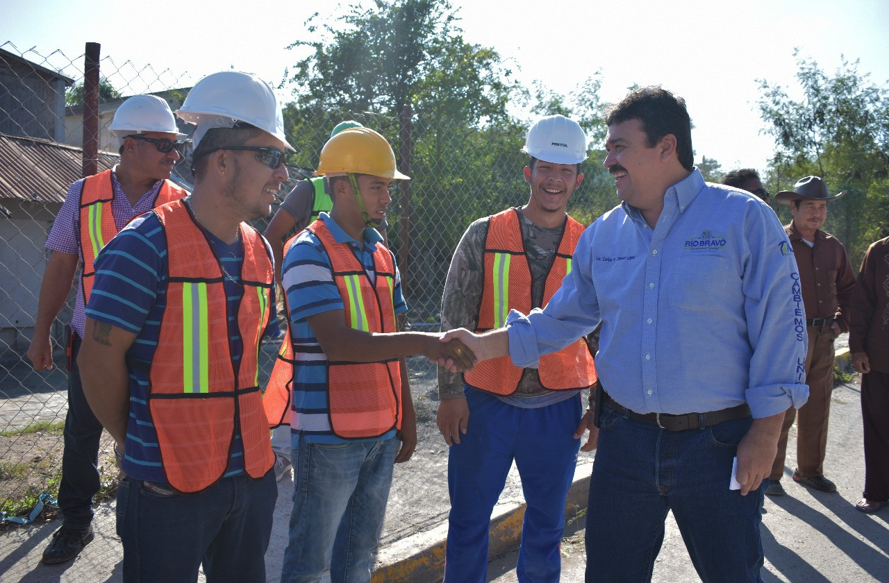 Inicia Municipio reposición de drenaje sanitario.