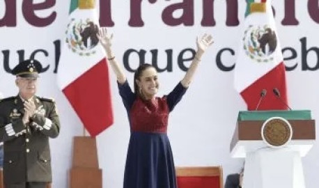 Sheinbaum celebra siete años de la 4T y anuncia sistema de salud universal