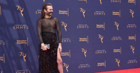 El fabuloso look de Jonathan Van Ness para los Emmys