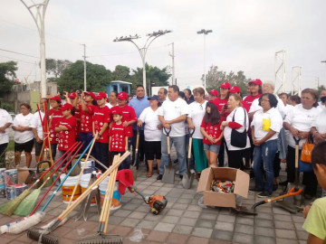 Limpieza en Parques de Bienestar involucra a sociedad y gobierno