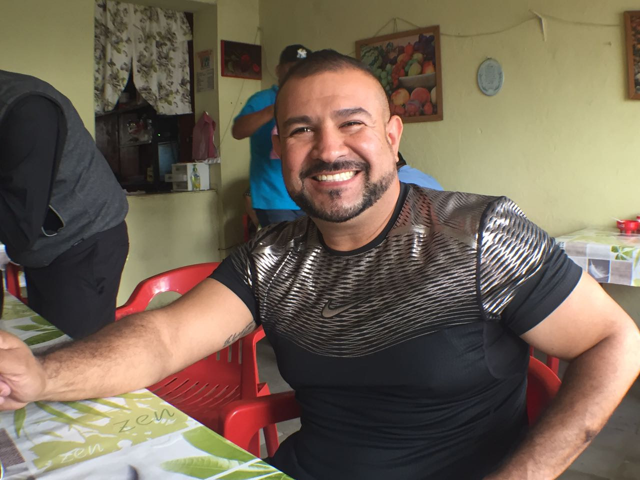 Se disculpan americanistas por subir bandera en asta