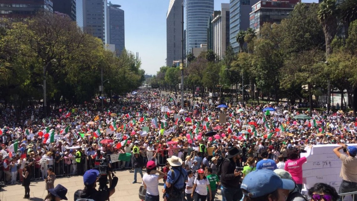 Concluye marcha contra Trump en el Ángel de la Independencia