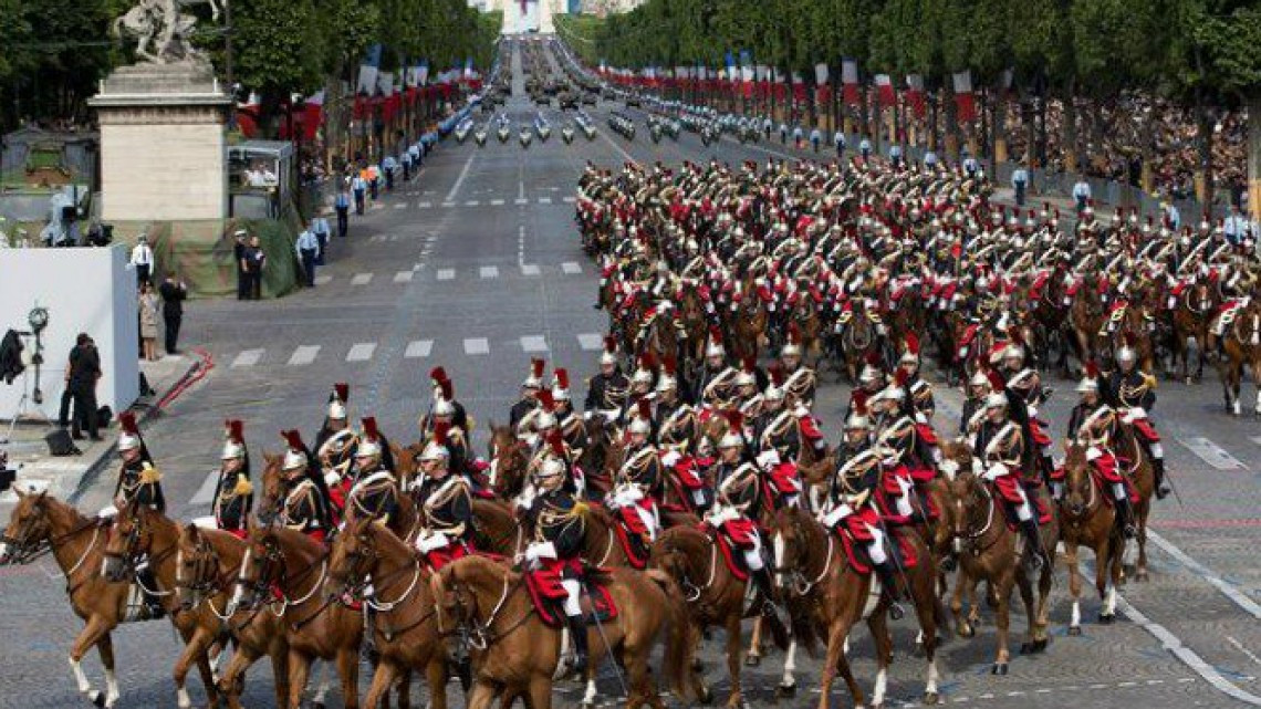 Trump invitado de honor en el desfile militar de Día Nacional de Francia