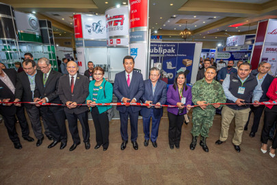 Inaugura Alcalde Mario López Expo Proveedor Industrial Index Matamoros 2022