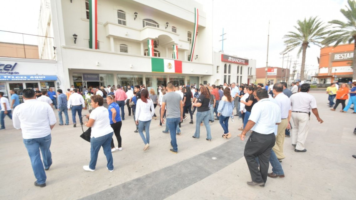 Simulacro de emergencia es llevado a cabo en Presidencia Municipal