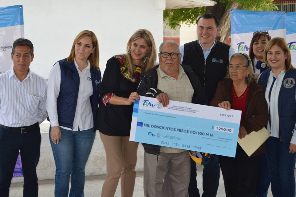 Asiste alcaldesa a entrega de apoyos de “El Adulto Mayor”