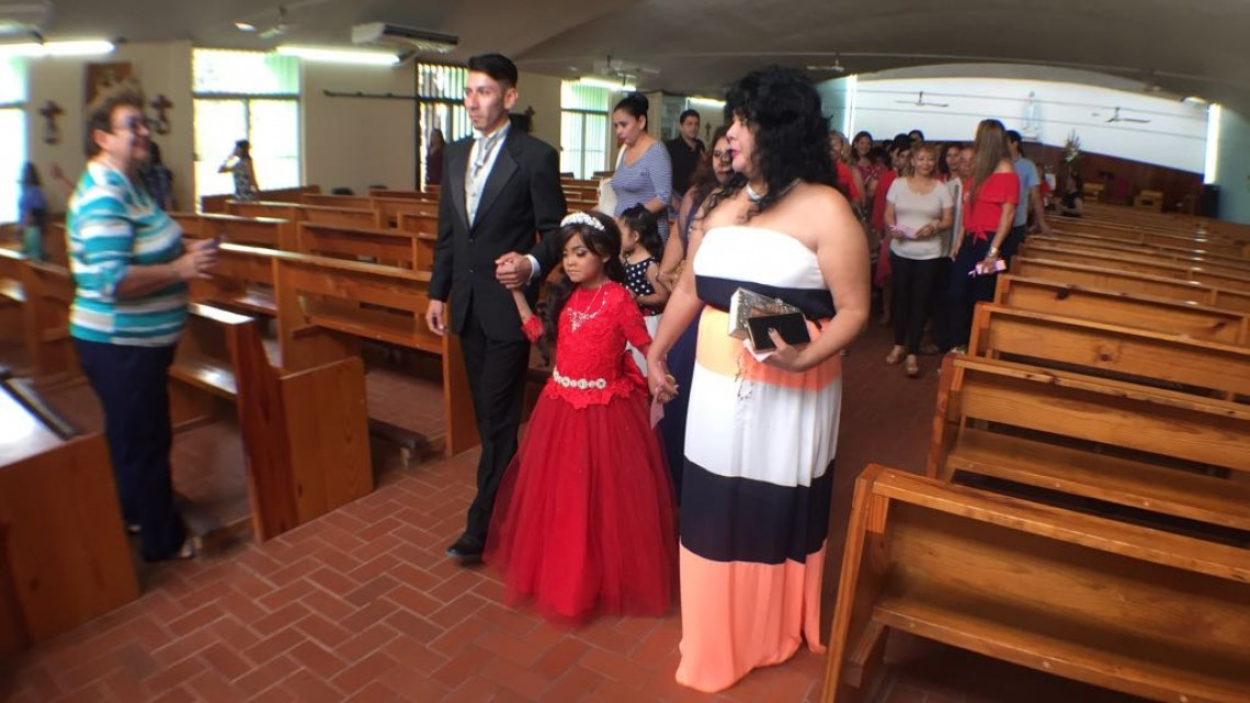 Dianita "la princesa mariposa" celebra sus 15 años