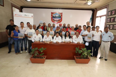 Reconocen participación a comerciantes en el "Festival de la Torta"