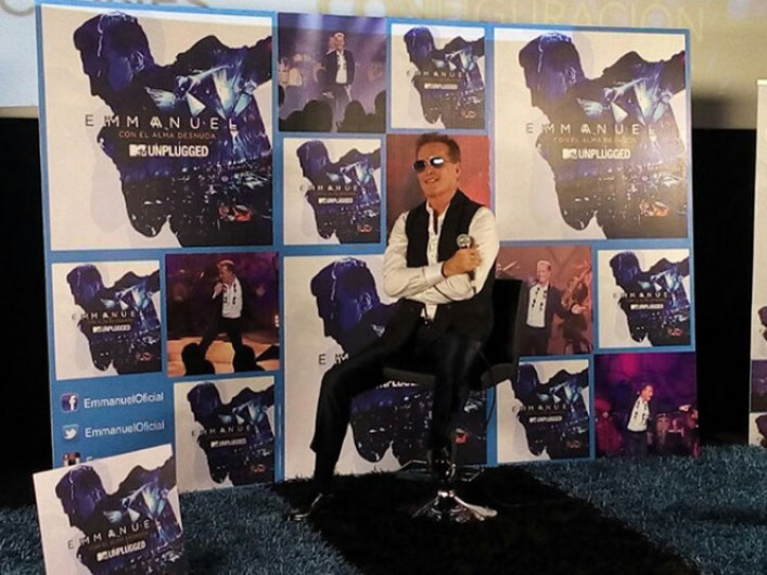 Emmanuel con sus éxitos en acústico para MTV