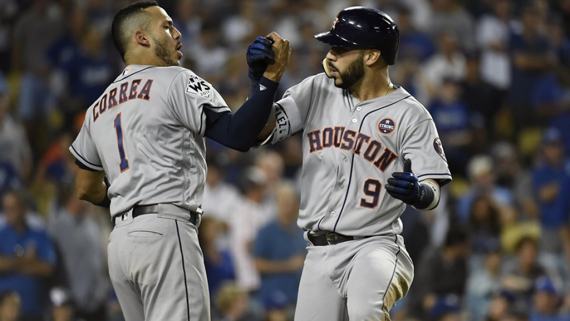 Astros vencen a Dodgers y empatan la Serie Mundial 