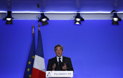 Candidato de la derecha francesa a la presidencia inculpado por corrupción