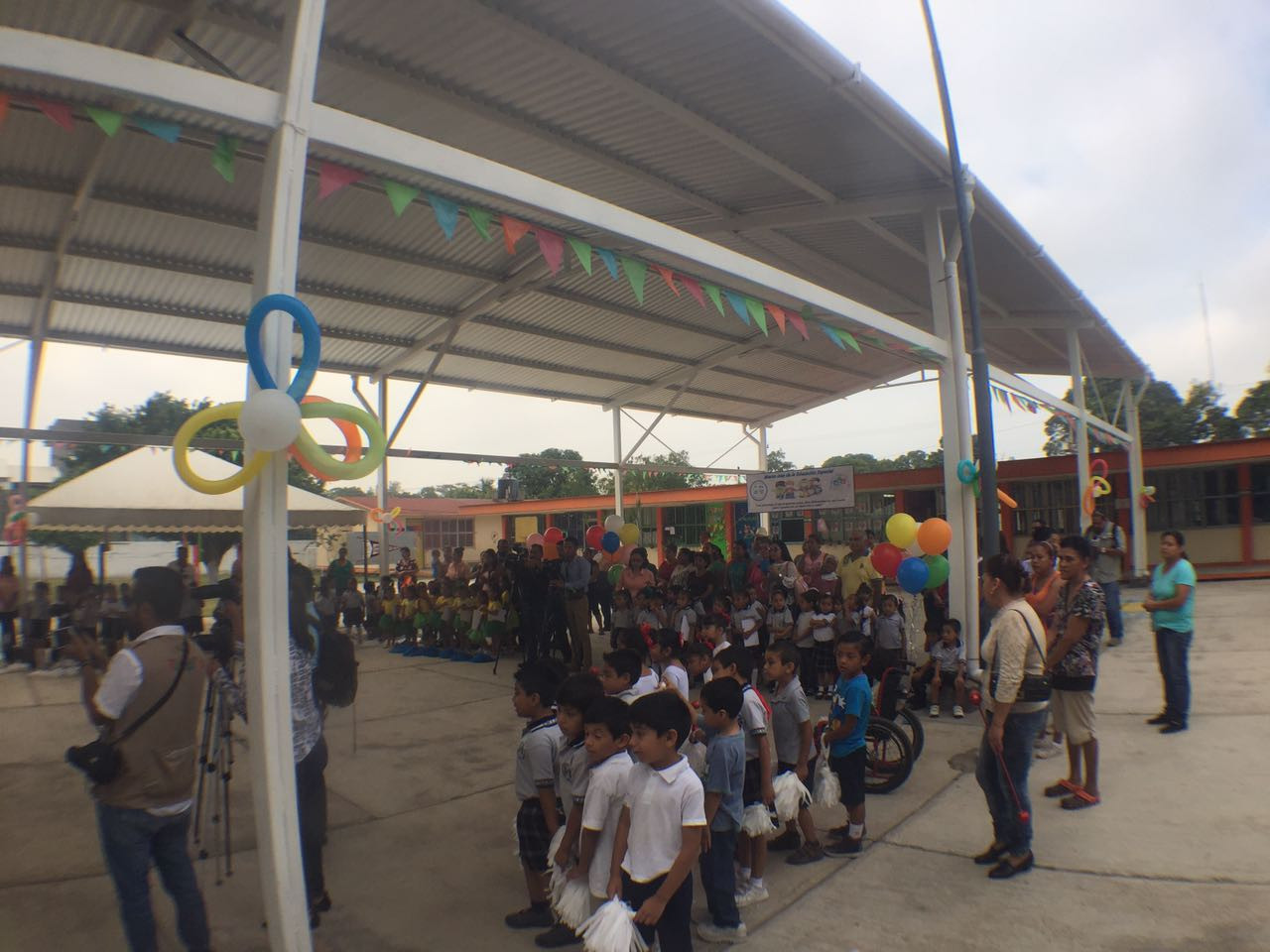 Entrega Alcaldesa techumbre en jardín de niños 