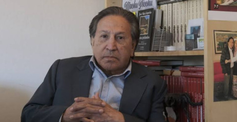 Alejandro Toledo se entrega a las autoridades de EU para ser extraditado a Perú