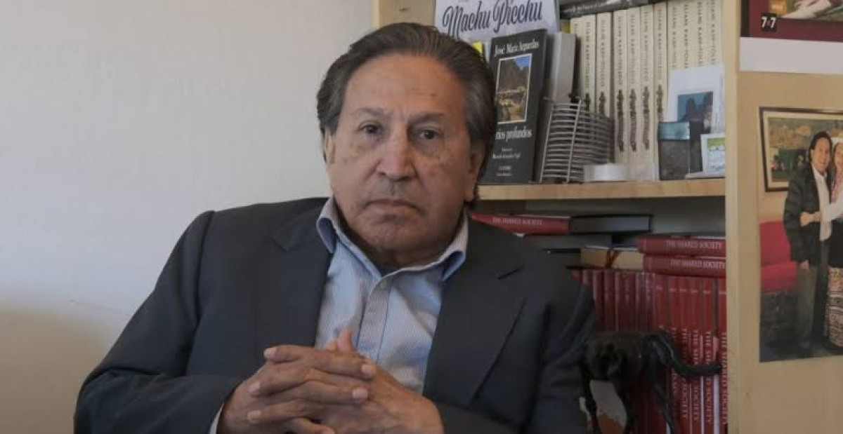 Alejandro Toledo se entrega a las autoridades de EU para ser extraditado a Perú