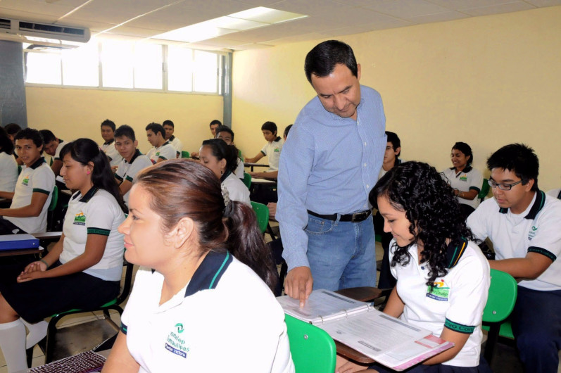Egresados del CONALEP del estado serán incorporados al SNE 