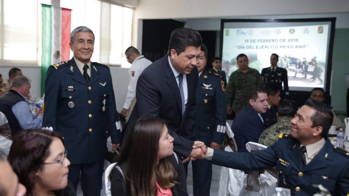 Reconoce FGCV al Ejército Mexicano en su día