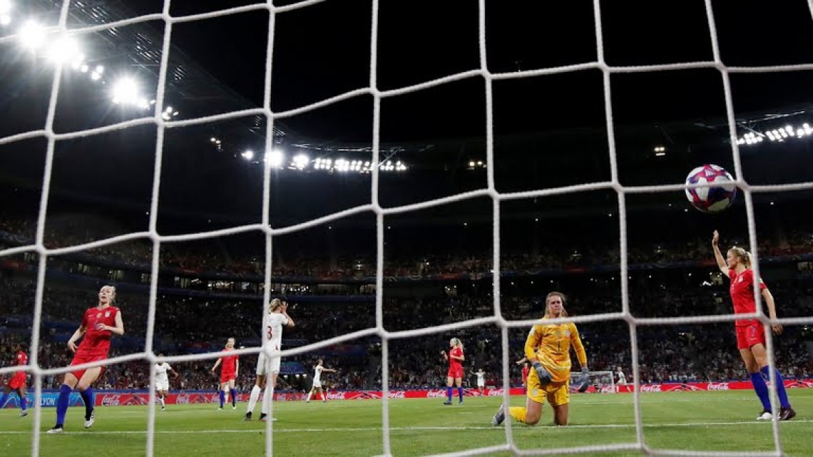Estados Unidos vence a Inglaterra y es la primera finalista del Mundial Femenil