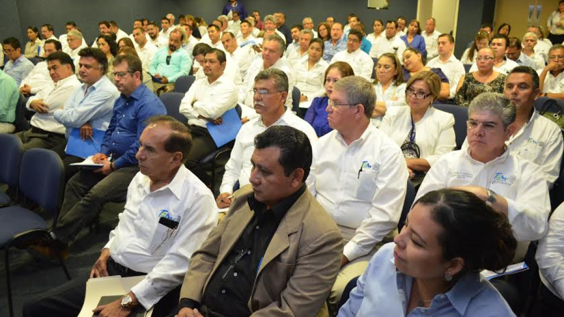 Capacitan a personal de Salud para lograr metas institucionales