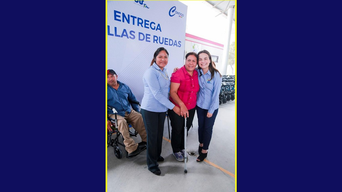 DIF Reynosa  entrega sillas de ruedas 
