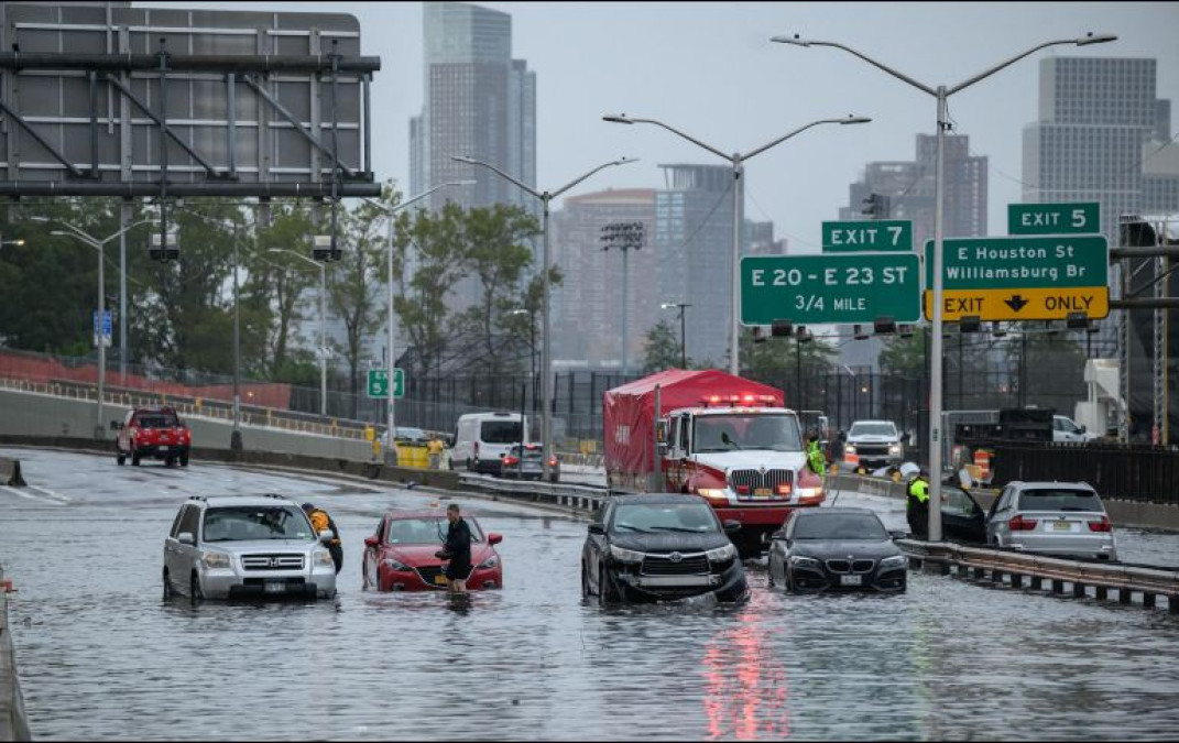 Nueva York declara el estado de emergencia por inundaciones