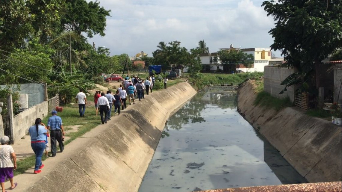 Realizan trabajos de limpieza de canales pluviales y del sistema lagunario