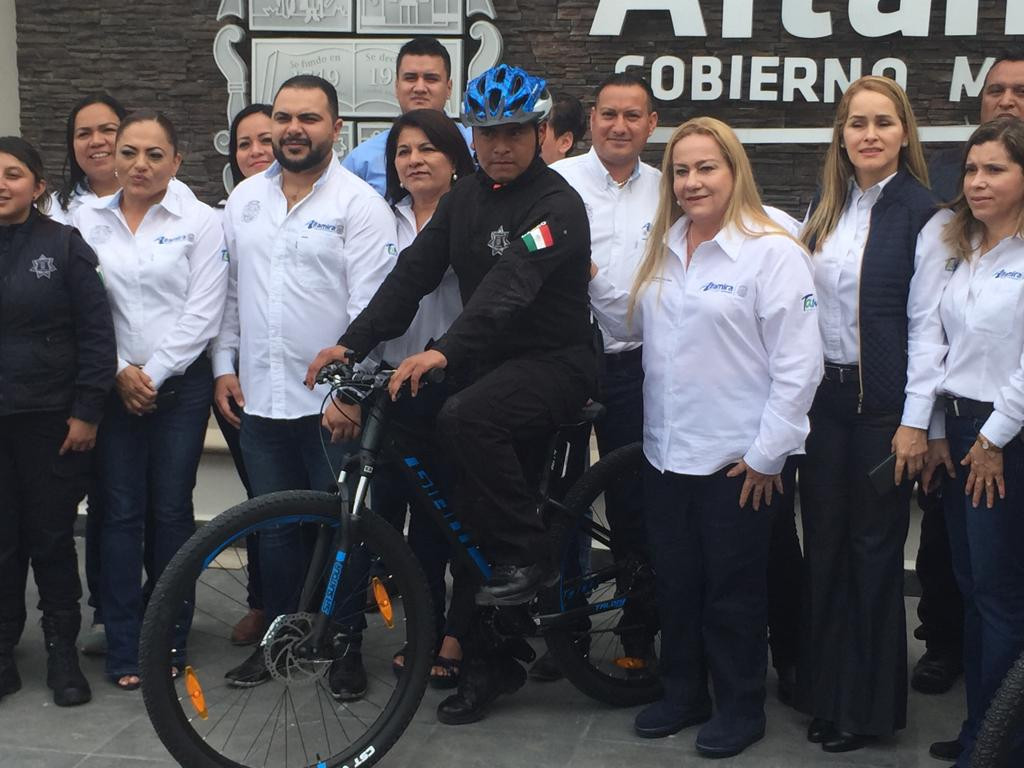 Entregan bicicletas a la Policía estatal para mejorar vigilancia en el primer cuadro de la ciudad