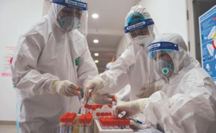 Encuentran científicos forma de inhibir proliferación del coronavirus