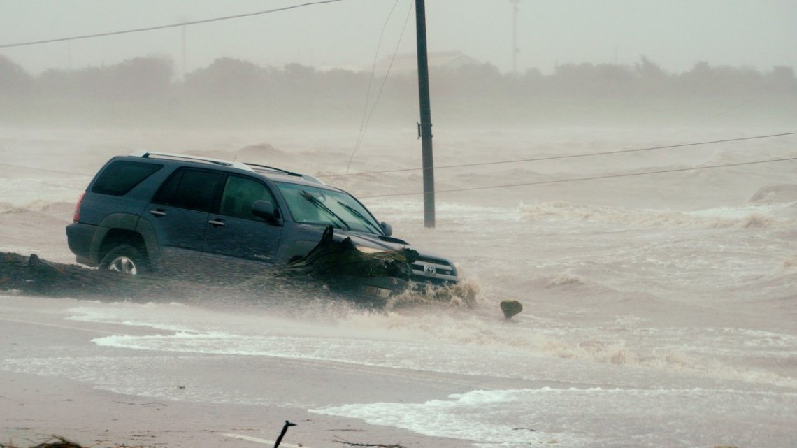 "Harvey" deja grandes daños a su paso por Texas
