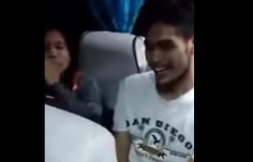 Esta es su reacción después de que el chico que le gusta se sienta a su lado