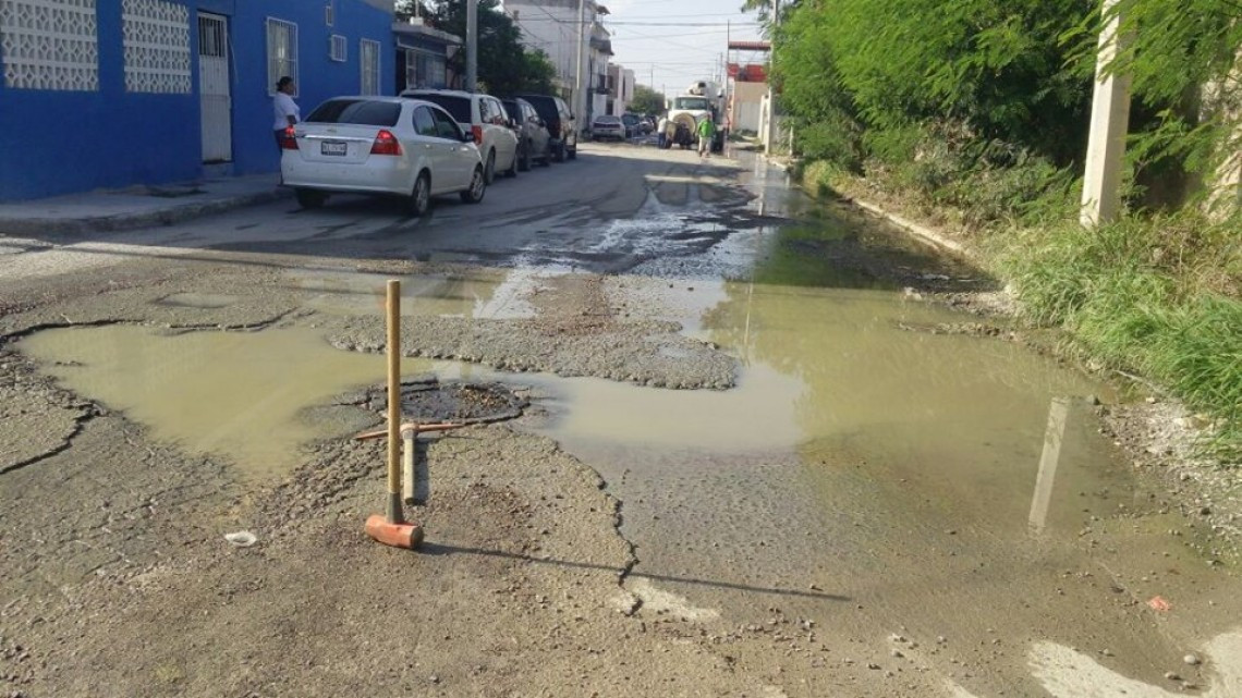 Comapa trabaja con equipo vactor