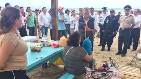 Chuchín convive con los turistas 