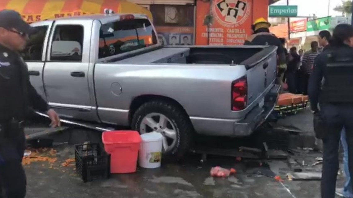 Camioneta mata a comensal en Ciudad Madero